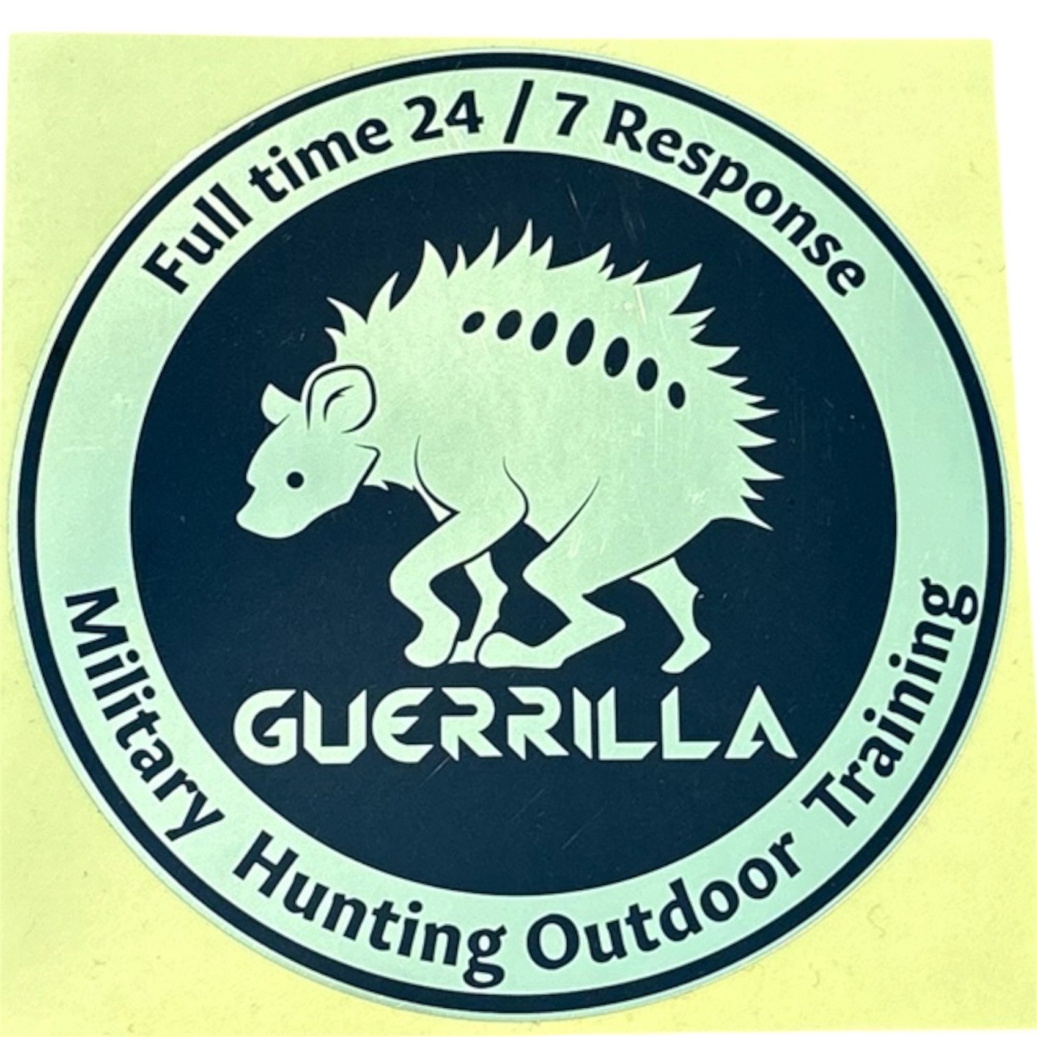 GUERRILLA　ステッカー　黒×金